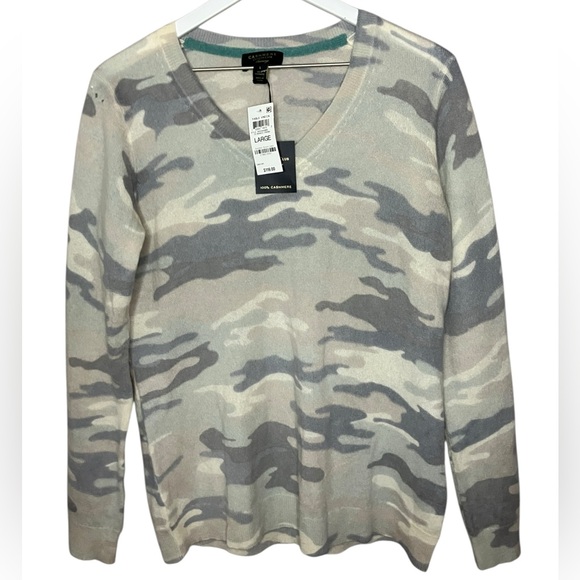 Charter Club Sweaters - NEW Charter Club Luxury Cashmere Sweater Camo Print V-Neck Soft Pull Over L